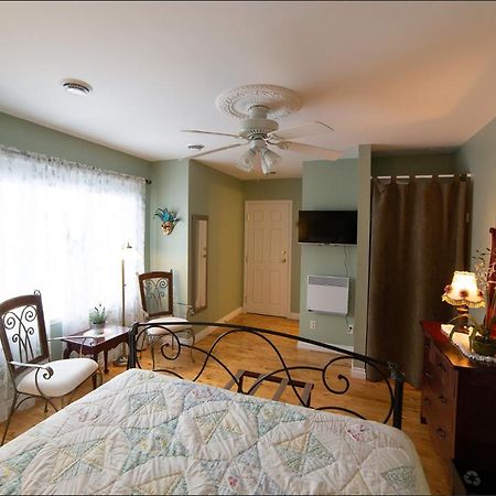 Bed and Breakfast Au Coeur De Saint-Sauveur-des-Monts Exterior foto